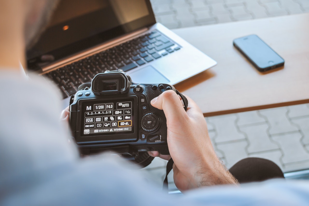 10 Simple Steps To Get Started with your Shopify Store _ Product Photography